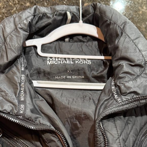 Michael Kors Women's black Puffer Jacket with Belt - Picture 11 of 12